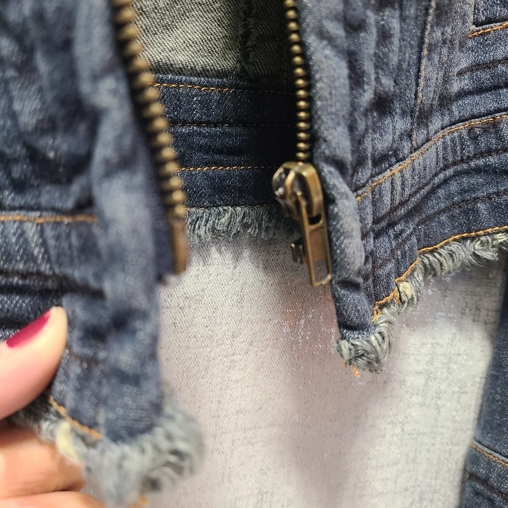 ONE WORLD Blue Jean Jacket with‎ Frayed Hem
